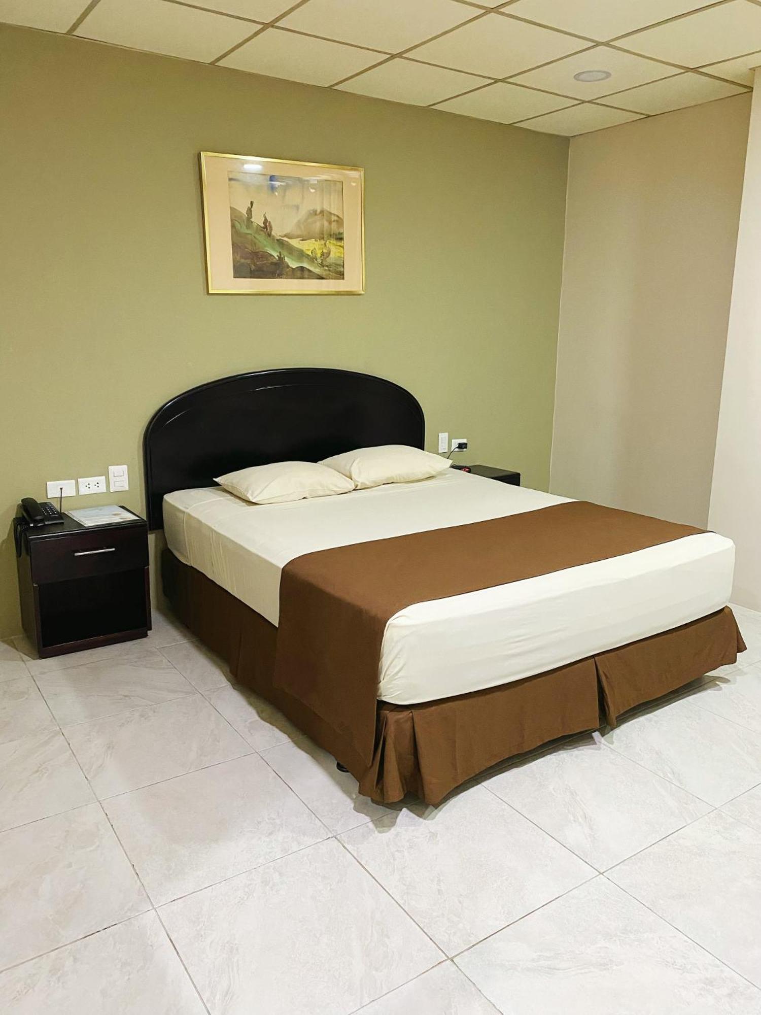 Hotel Ramada Guayaquil Dış mekan fotoğraf