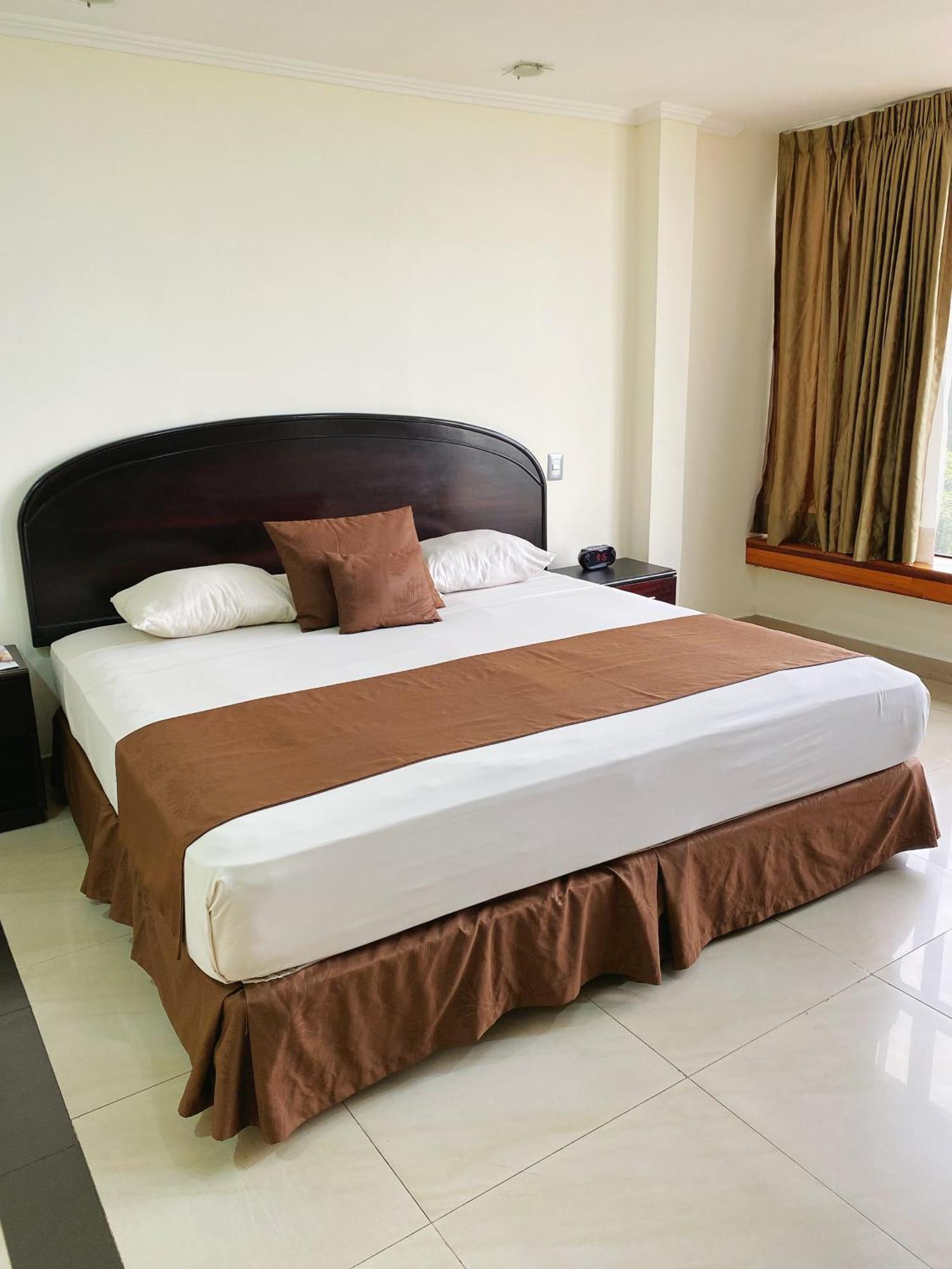Hotel Ramada Guayaquil Dış mekan fotoğraf