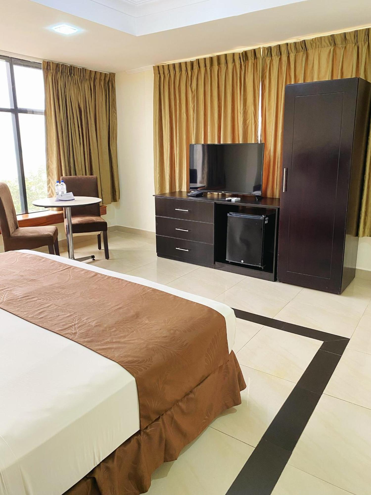 Hotel Ramada Guayaquil Dış mekan fotoğraf